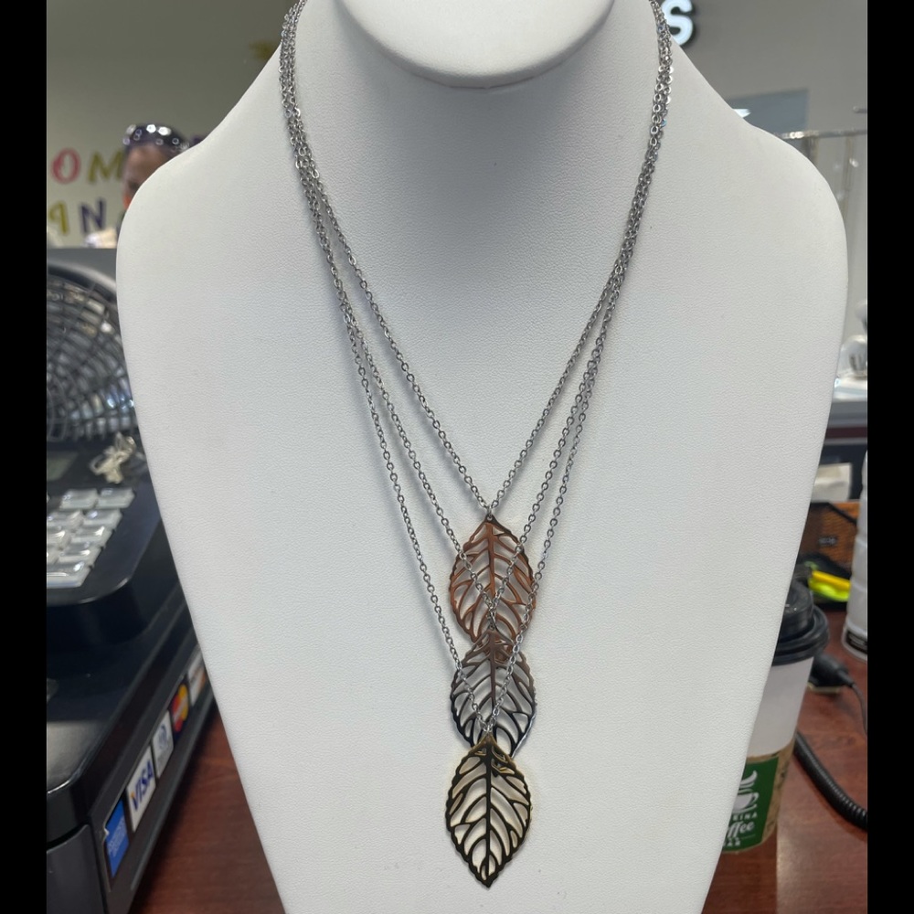 Layered necklace tri color